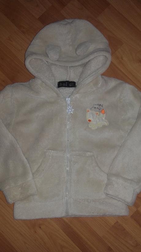 Dievcenska mikina, 104