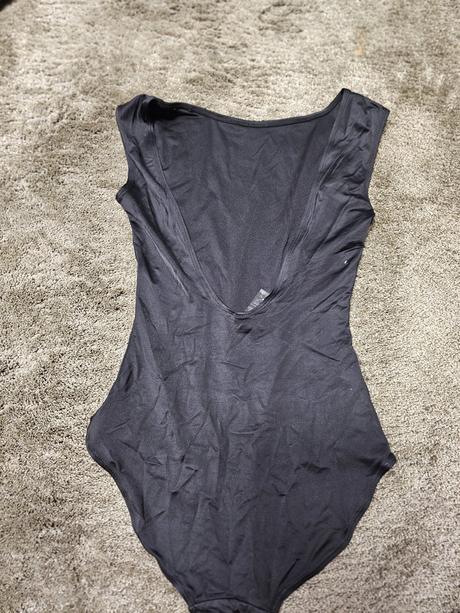 Body s odhalenym chrbátom, xs