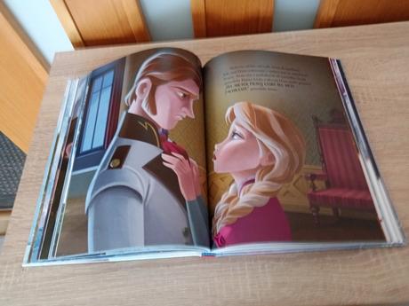 Kniha ladové kráľovstvo-filmove pribehy, 