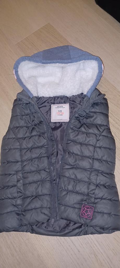 Dievčenská vesta, 134