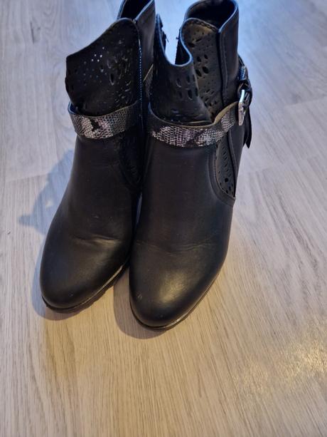 Kotnikove topánky, 38