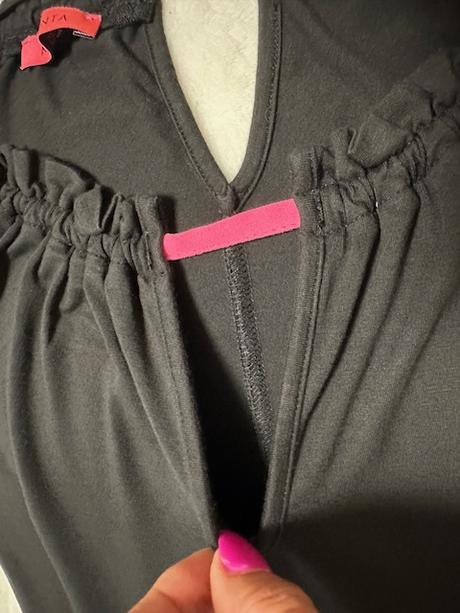 Čierne elastické šaty zn. magenta, m