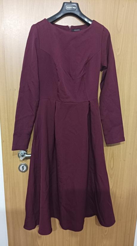 Krásne bordove šaty s, s