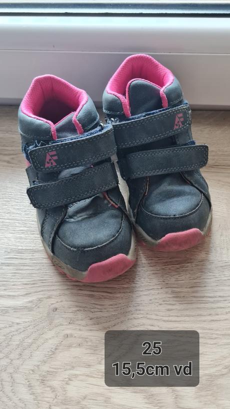 Topánky od 19-29, 24