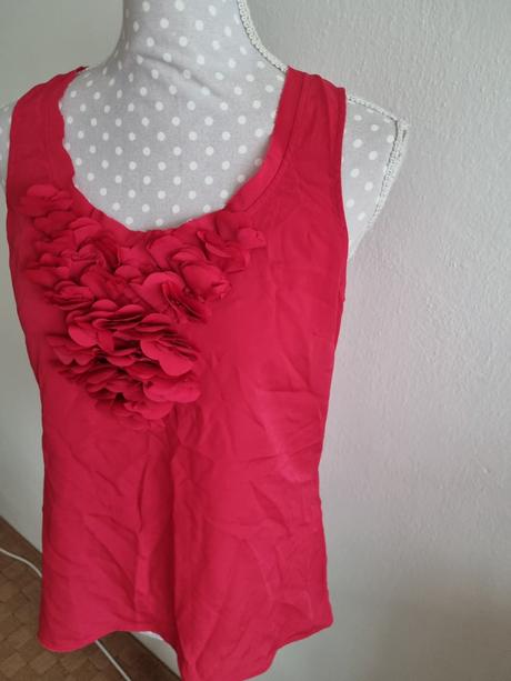 Malinový top s aplikáciou m, m