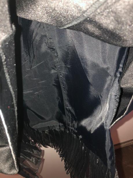 Spolocenske saty, 34