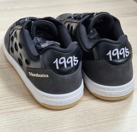 Barebarics fusion - black & white 44 x353, be lenka,44