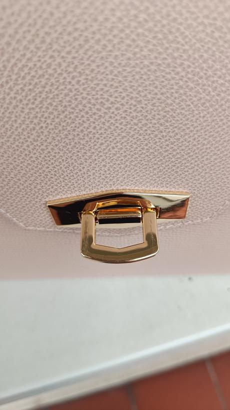 Kabelka dajana rodriguez, dajana rodriguez