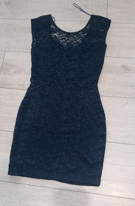 Elegantné čipkované šaty, 158