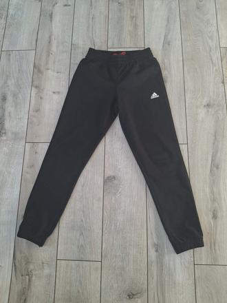 Adidas tepláky velkost 140, adidas,140