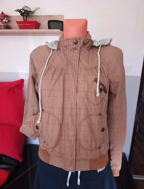 Bunda v.s/m, esprit,s