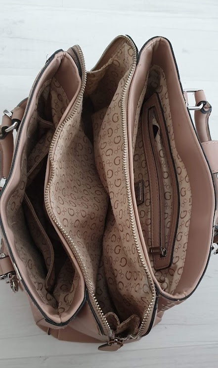 Kabelka guess, guess