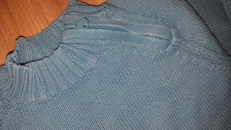 Modrý svetrík č.104, 104