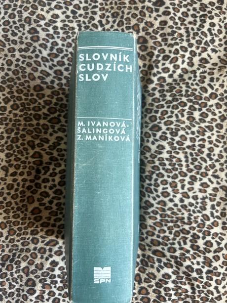 Slovník cudzích slov - mária ivanová-šalingová, zu, 