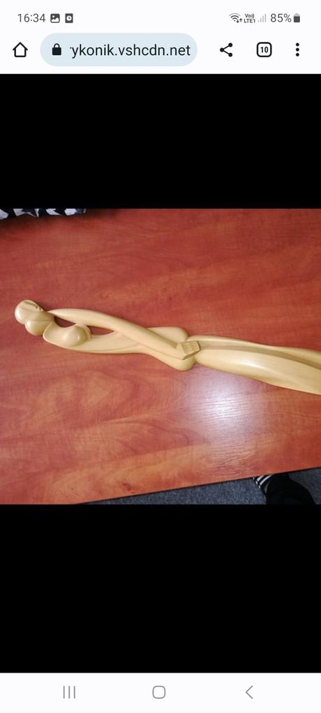 Drevorezby  z jedného  kusu dreva závesné  na sten, 