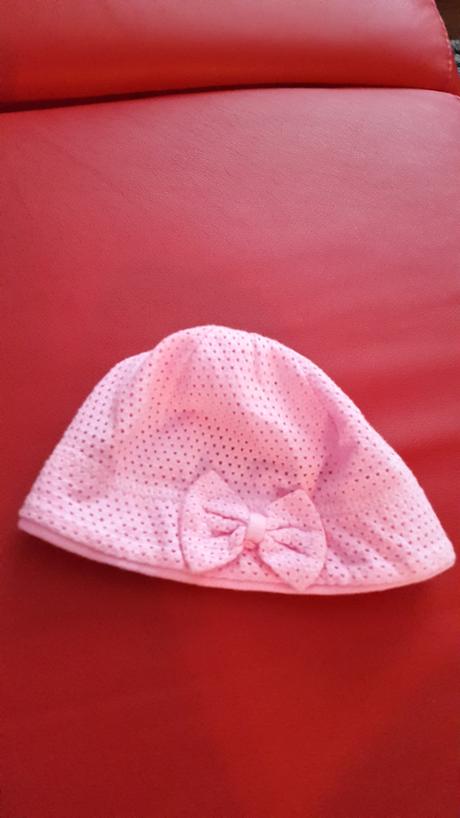 Ciapka dierkovana, rada,68