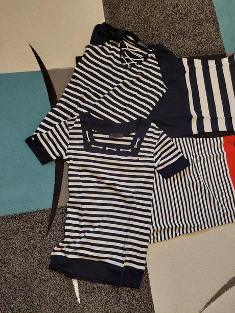 Dámske šaty a tricka, s