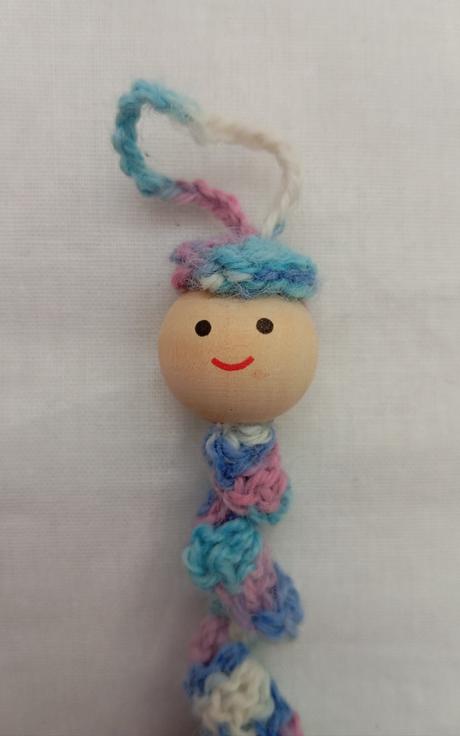 Prívesok dúhová húsenička, 