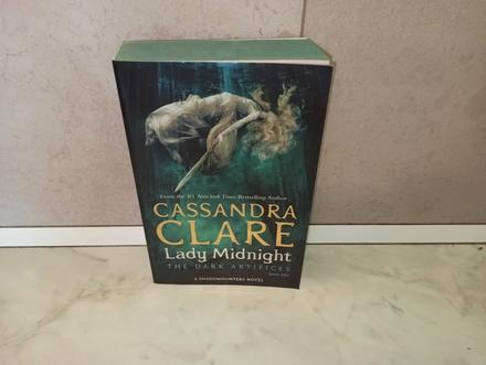 Cassandra clare - lady midnight, 