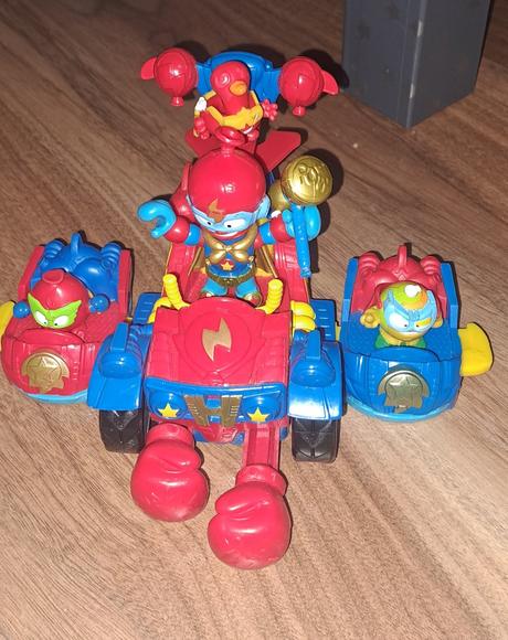 Super zings autíčko,