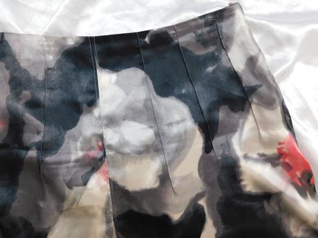 Kvalitna velmi pekna sukna, 42