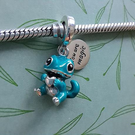 Prívesok chameleónik,