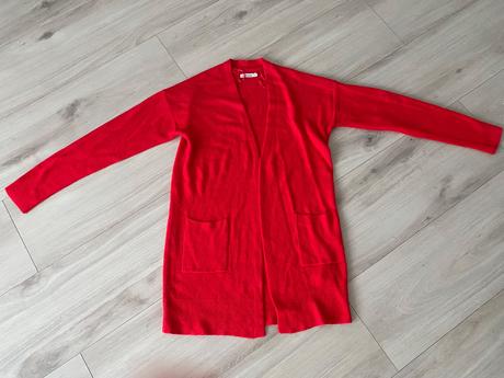 Červeny kardigan, reserved,s