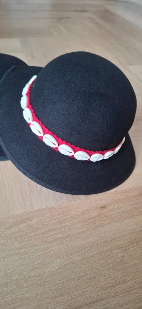 Folklorny klobuk 2x, 110