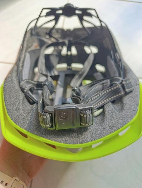 Prilba na bicykel bontrager, m