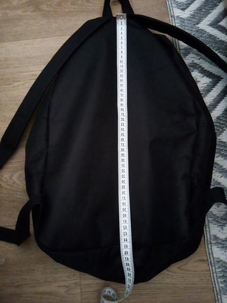 Priestranný pevný ruksak unisex,