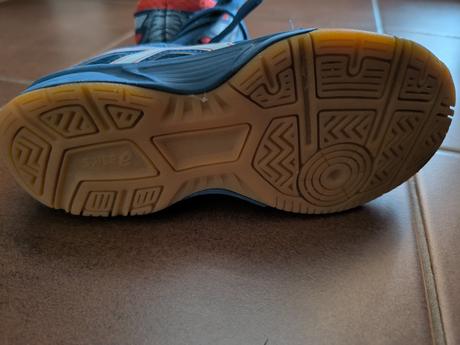 Tenisky - halovky, asics,33