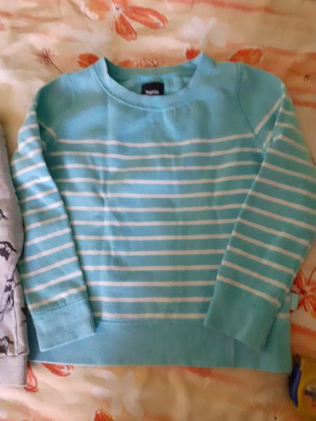 Baliček oblečenia, 122–134