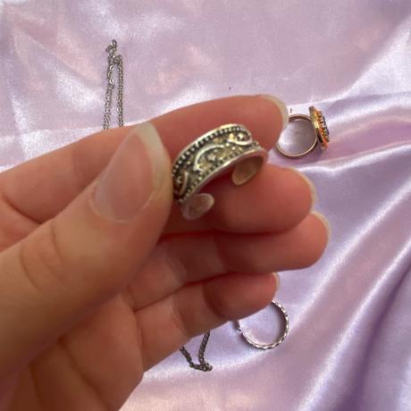 Šperky prstene, náušnice, náhrdelník, 