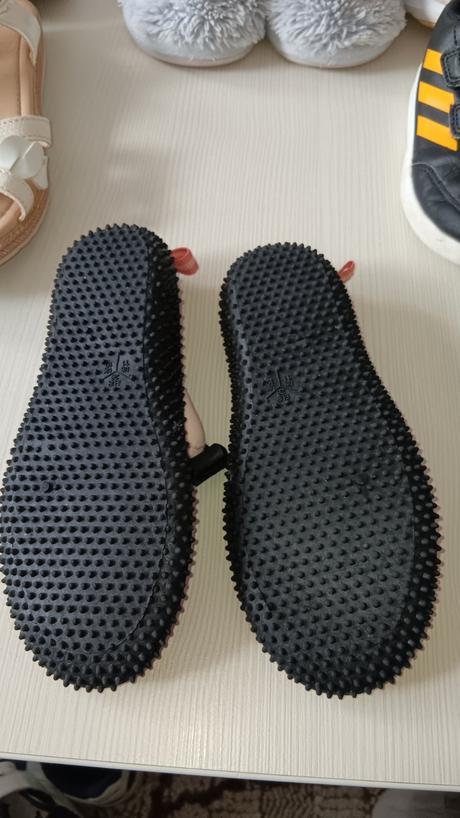 Nikdy nenosená obuv do vody, lupilu,28