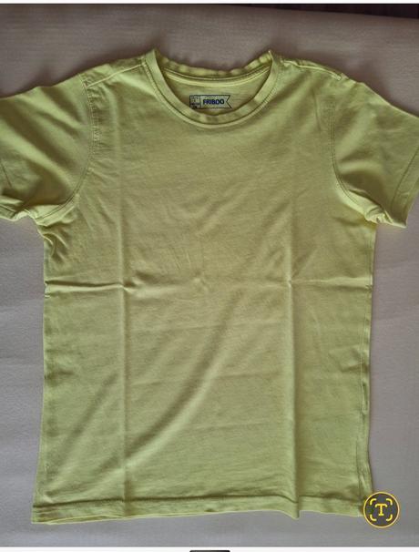 Dievčenské tričká., 152