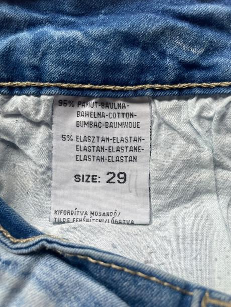 Dievčenské riflové kraťasy., 28