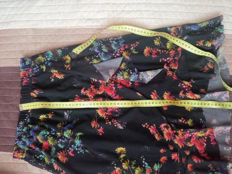 Elegantná kvetovaná súprava, 146