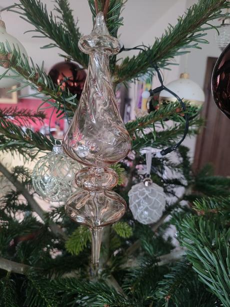 Priesvitná ozdobka,