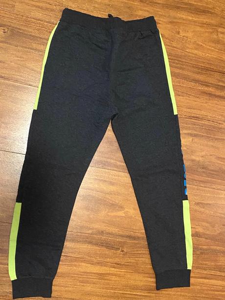 Chlapčenské tepláky veľ.140-146 c, 146