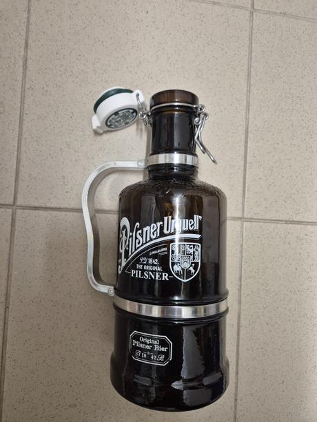 Fľaša sklená pilsner urquel 2l s kovovým uchom, 