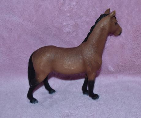 Schleich koníky poškodené,
