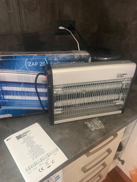Elektrický lapač hmyzu pokrytie do 80m2,