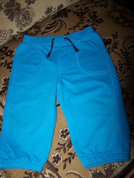 Málo nosené veľmi pekné nepoškodené , f&f,80