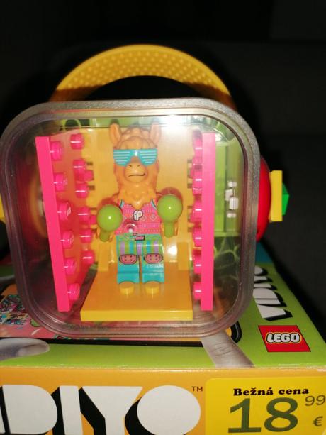 Lego party lama,