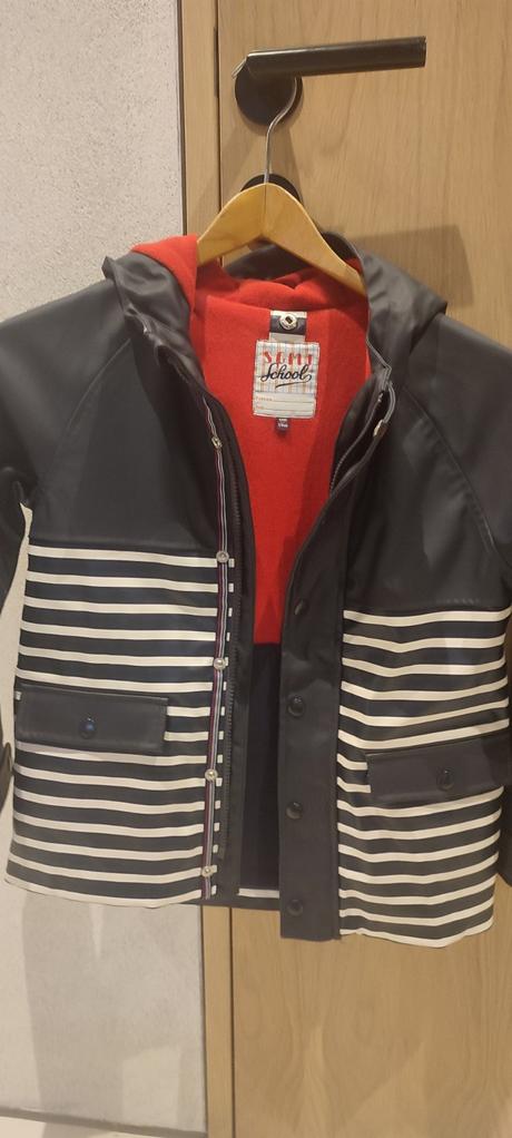 Nepremokava bunda, sergent major,128