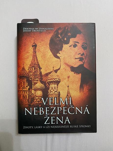 Kniha veľmi nebezpečná žena,