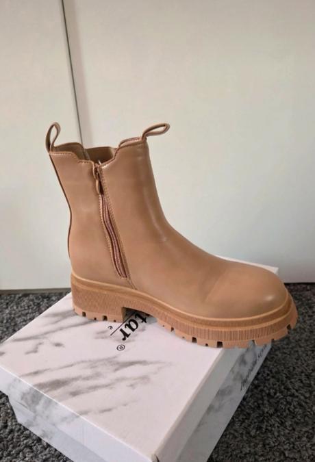 Členkove čižmy, 39