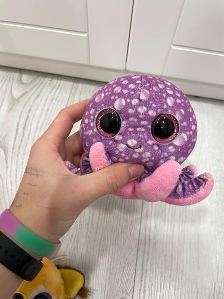 Plyšáci s trblietavými očami,