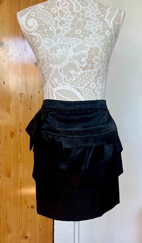 Čierna saténová sukňa, amisu, 40, amisu,l