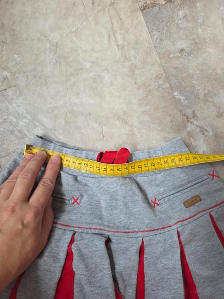 Sivočervená sukňa 122, brums,122